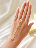 Bracelet main fleur perle